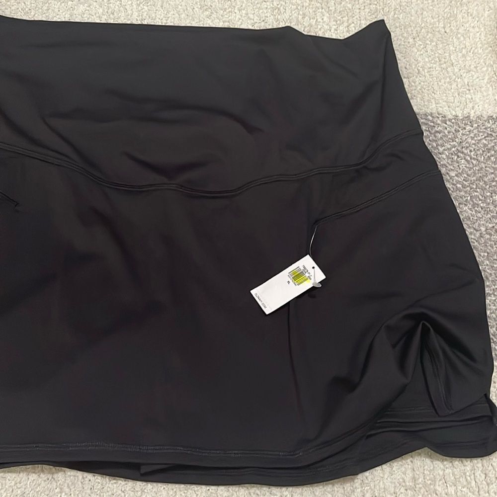 NWT- Old Navy - XL. High Waist Maternity Skort - Picture 7 of 12